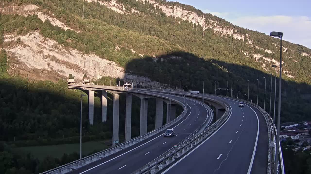 Nantua: A40 près de - Tunnel de Chamoise à proximité de - vue orientée vers Mâcon