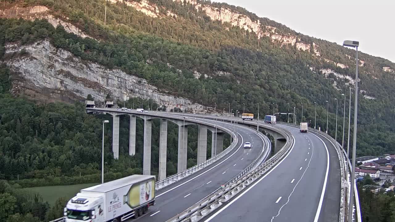 Nantua: A40 près de - Tunnel de Chamoise à proximité de - vue orientée vers Mâcon