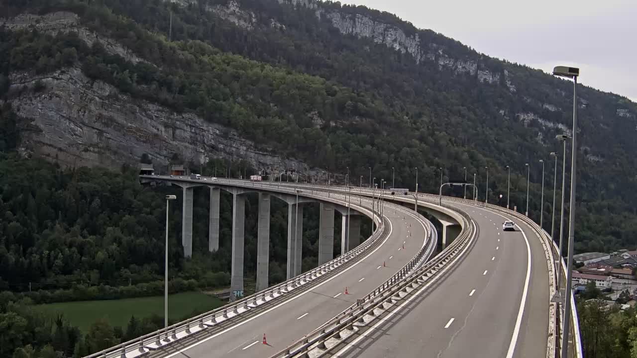 Nantua: A40 près de - Tunnel de Chamoise à proximité de - vue orientée vers Mâcon