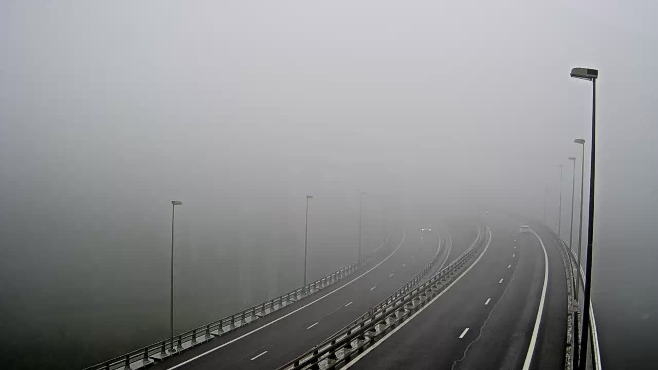 Nantua: A40 près de - Tunnel de Chamoise à proximité de - vue orientée vers Mâcon