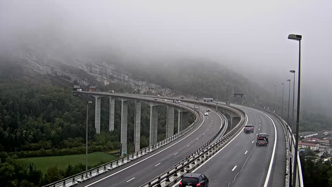 Nantua: A40 près de - Tunnel de Chamoise à proximité de - vue orientée vers Mâcon