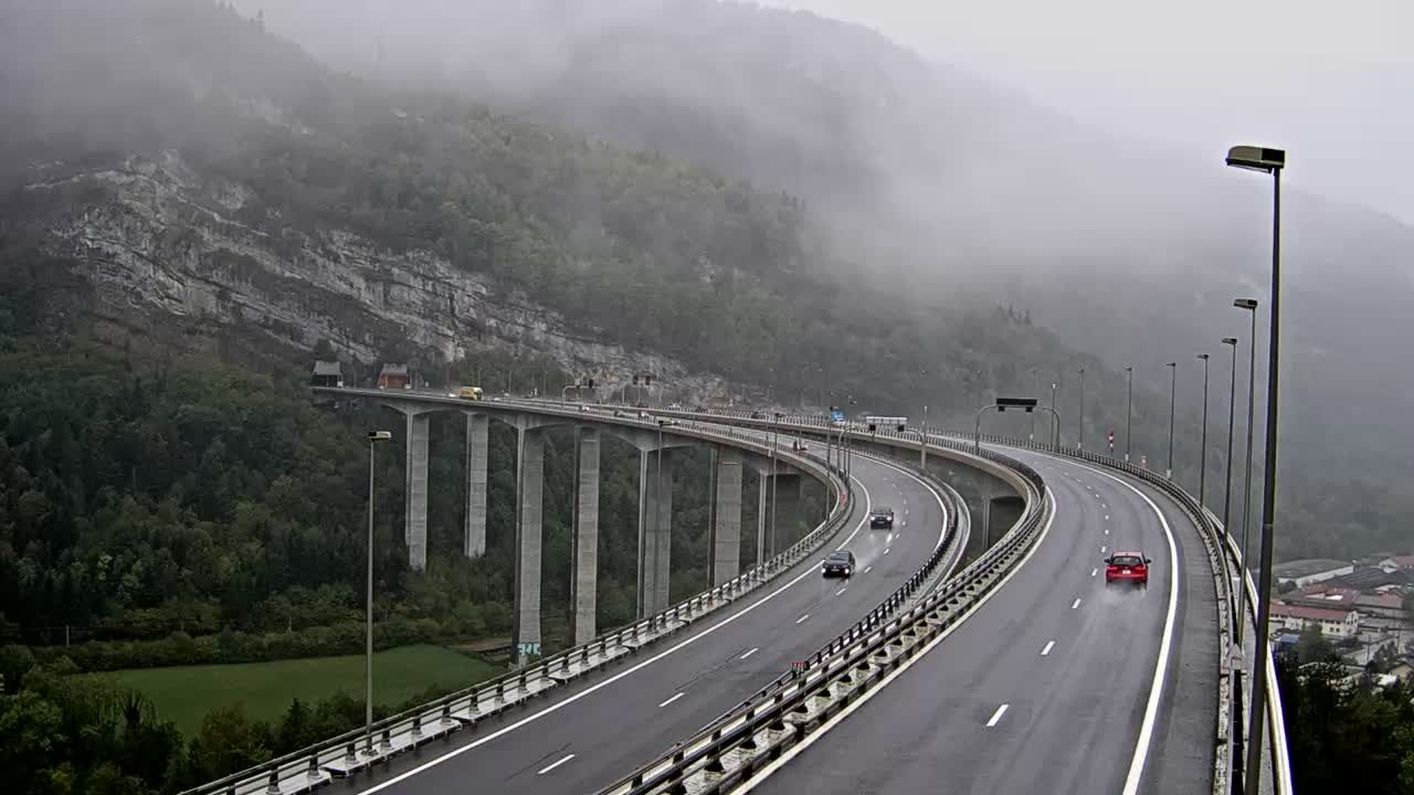 Nantua: A40 près de - Tunnel de Chamoise à proximité de - vue orientée vers Mâcon