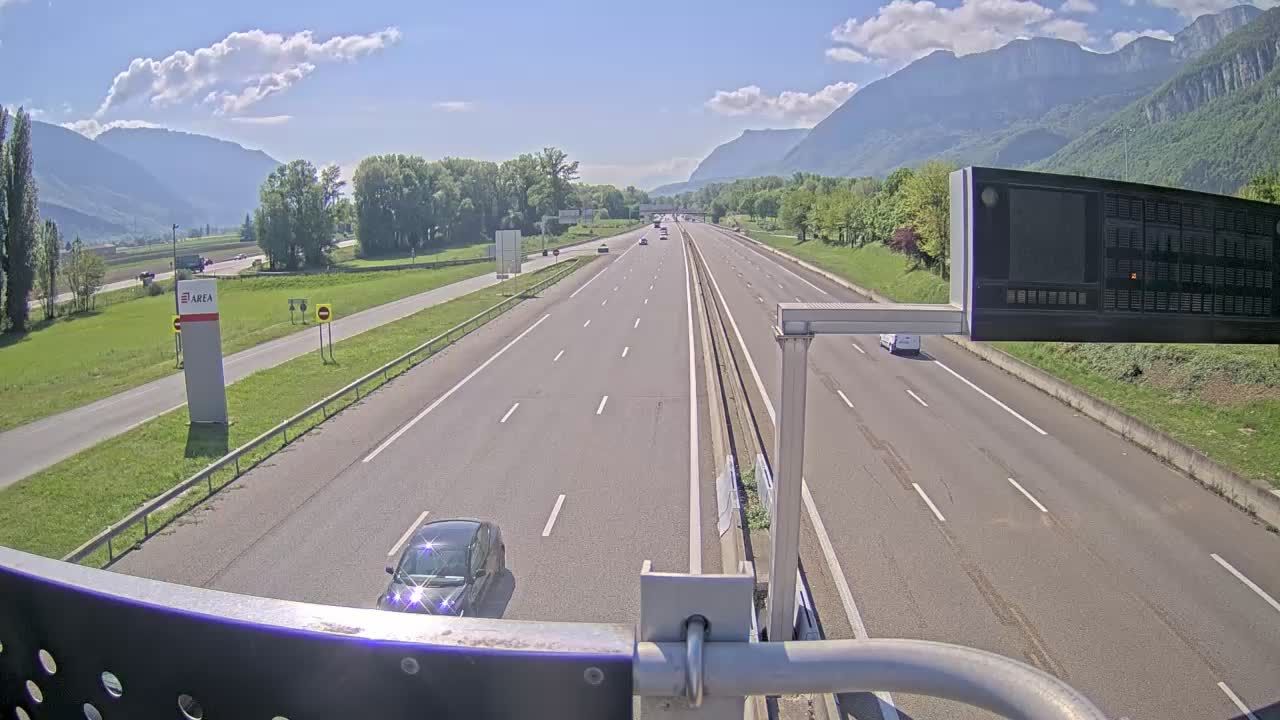 Veurey-Voroize › Sud: Voreppe-A48 près de Grenoble, à l'entrée de la ville, vue orientée vers Grenoble