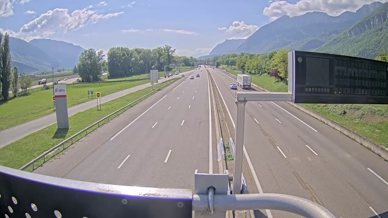 Veurey-Voroize › Sud: Voreppe-A48 près de Grenoble, à l'entrée de la ville, vue orientée vers Grenoble