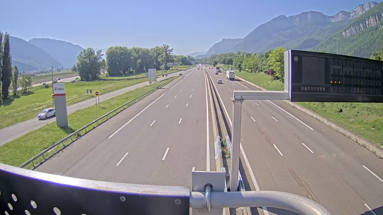 Veurey-Voroize › Sud: Voreppe-A48 près de Grenoble, à l'entrée de la ville, vue orientée vers Grenoble