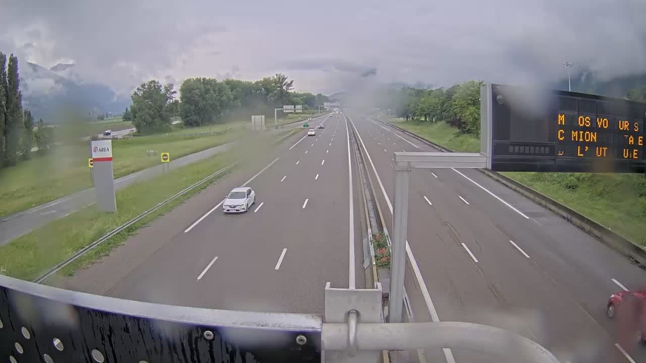 Veurey-Voroize › Sud: Voreppe-A48 près de Grenoble, à l'entrée de la ville, vue orientée vers Grenoble