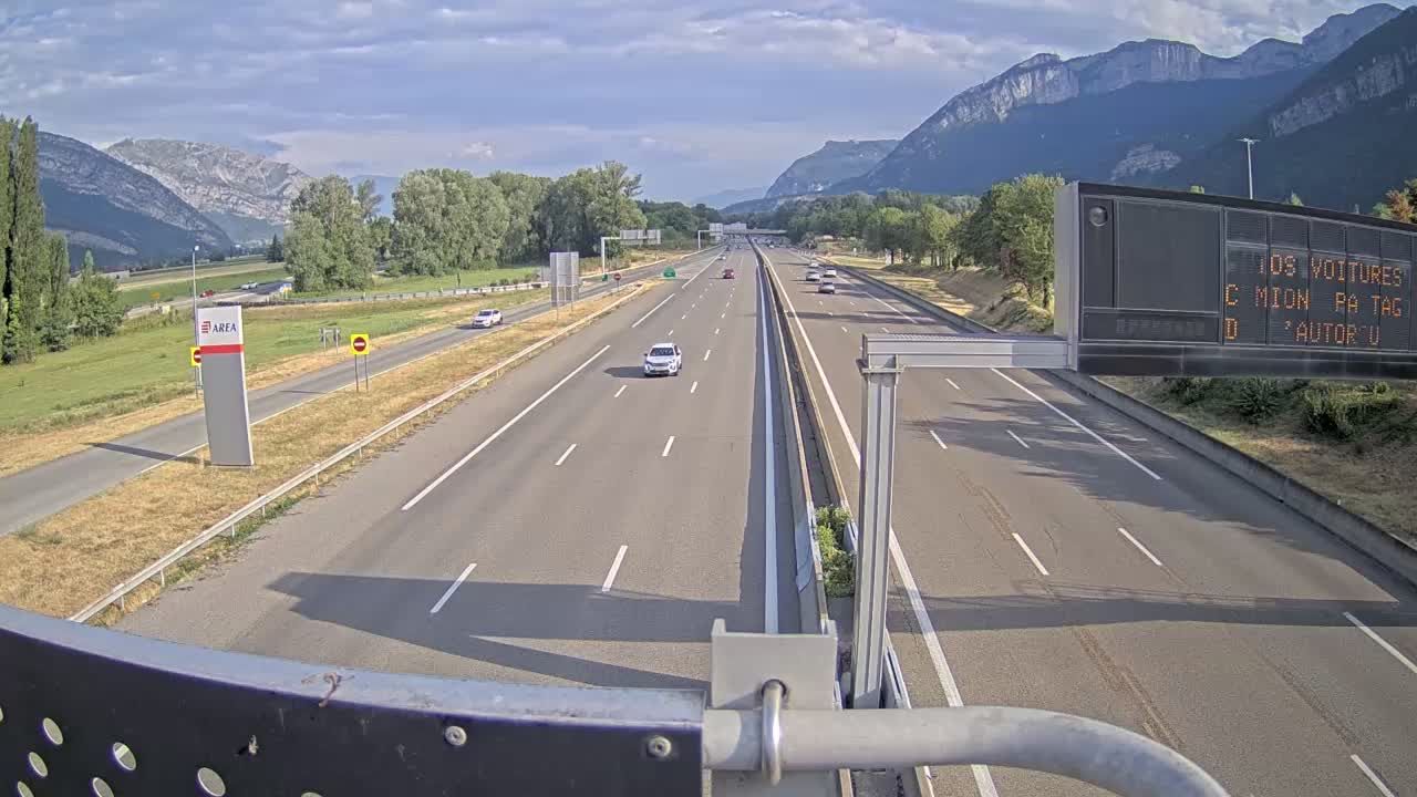 Veurey-Voroize › Sud: Voreppe-A48 près de Grenoble, à l'entrée de la ville, vue orientée vers Grenoble