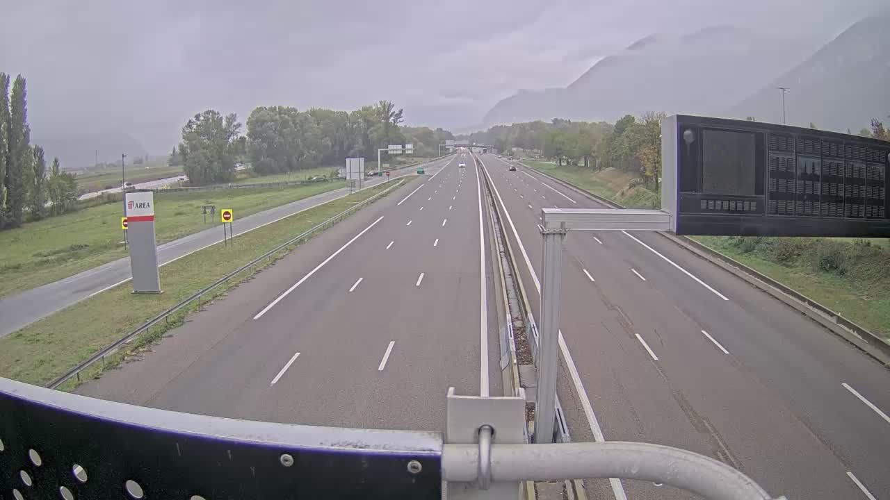 Veurey-Voroize › Sud: Voreppe-A48 près de Grenoble, à l'entrée de la ville, vue orientée vers Grenoble