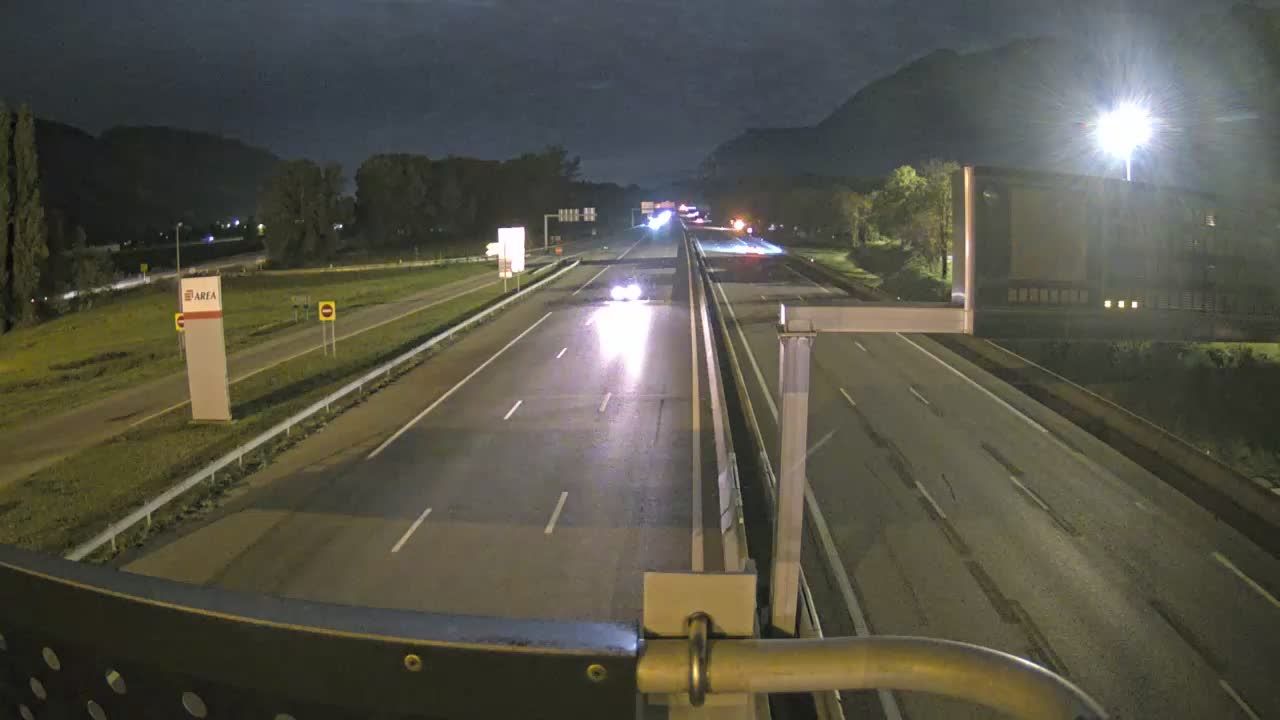 Veurey-Voroize › Sud: Voreppe-A48 près de Grenoble, à l'entrée de la ville, vue orientée vers Grenoble