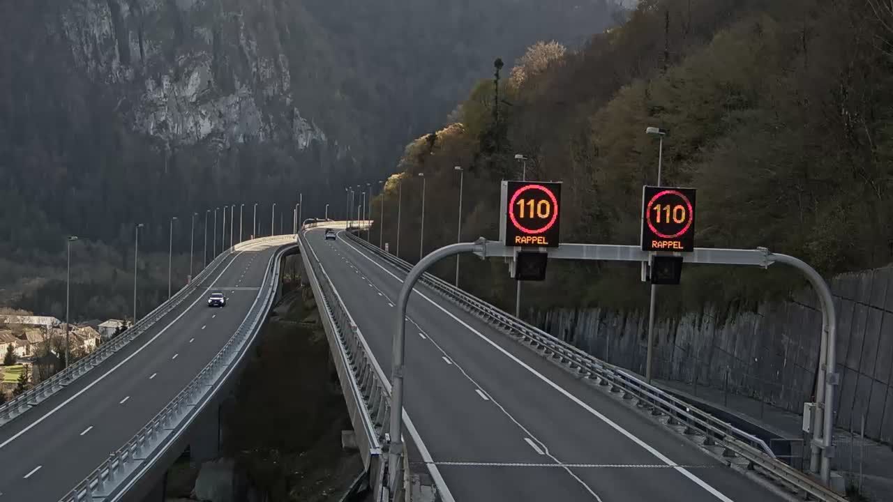 Les Neyrolles: Nantua-A40 près de Nantua, Viaduc de Nantua vue orientée vers Mâcon