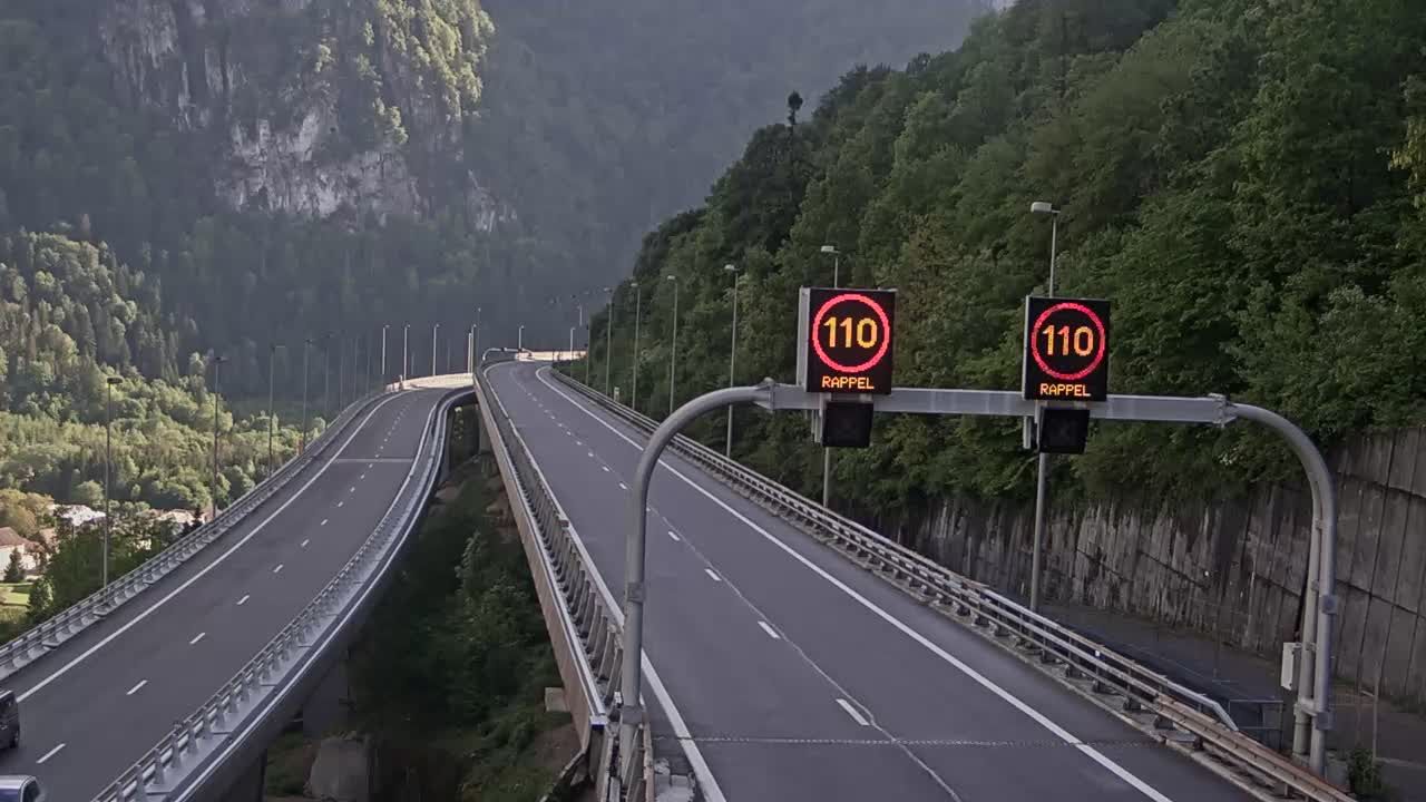 Les Neyrolles: Nantua-A40 près de Nantua, Viaduc de Nantua vue orientée vers Mâcon