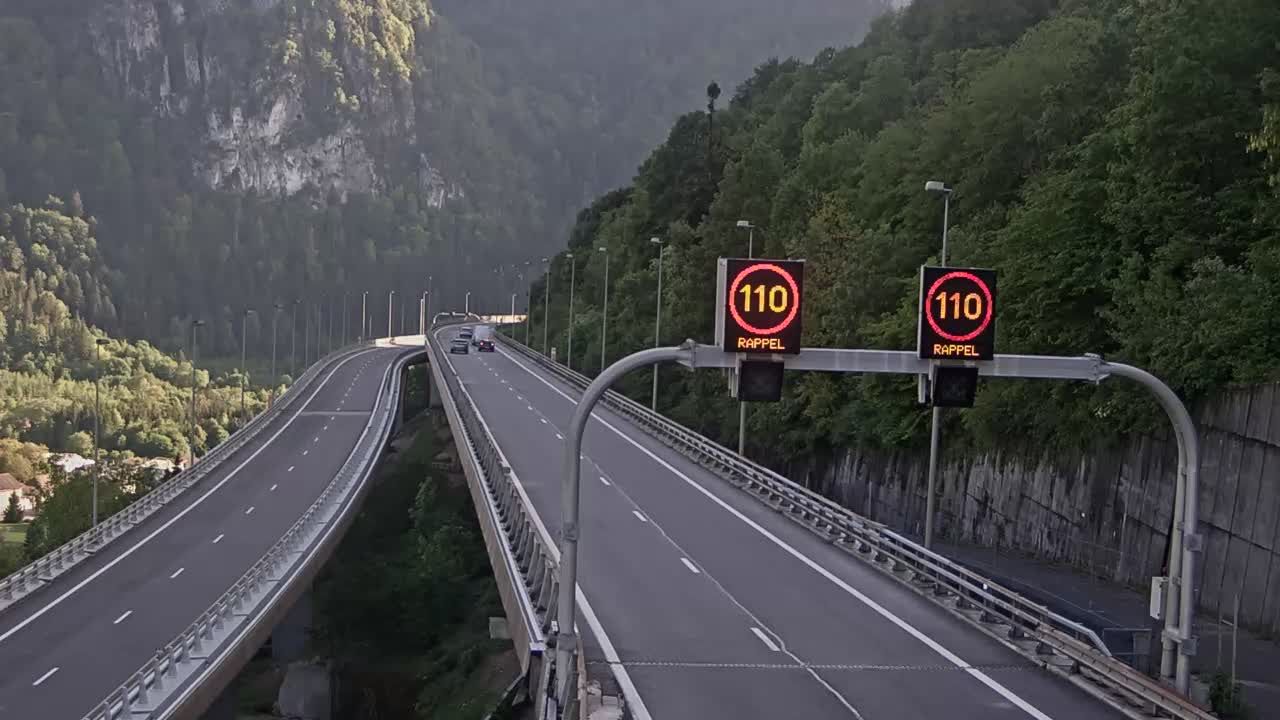 Les Neyrolles: Nantua-A40 près de Nantua, Viaduc de Nantua vue orientée vers Mâcon