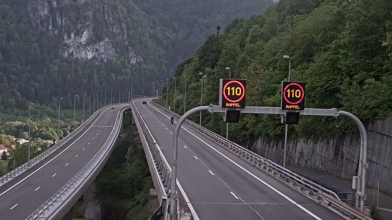 Les Neyrolles: Nantua-A40 près de Nantua, Viaduc de Nantua vue orientée vers Mâcon