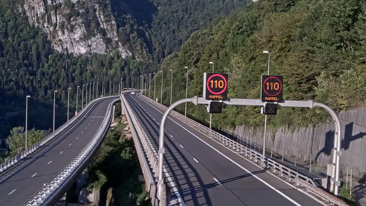 Les Neyrolles: Nantua-A40 près de Nantua, Viaduc de Nantua vue orientée vers Mâcon