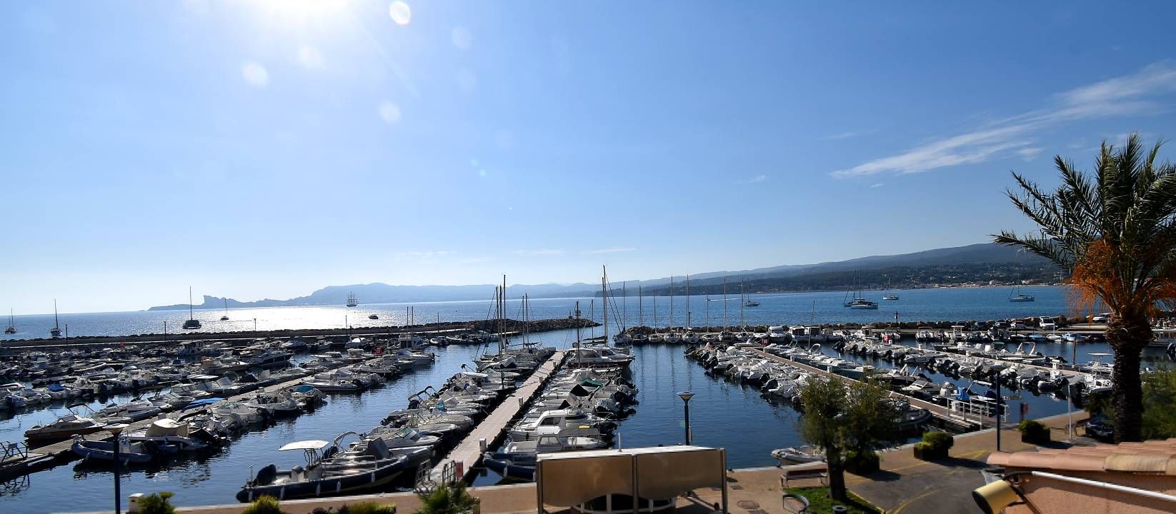 Saint-Cyr-sur-Mer › Nord-ouest: Port de la Madrague
