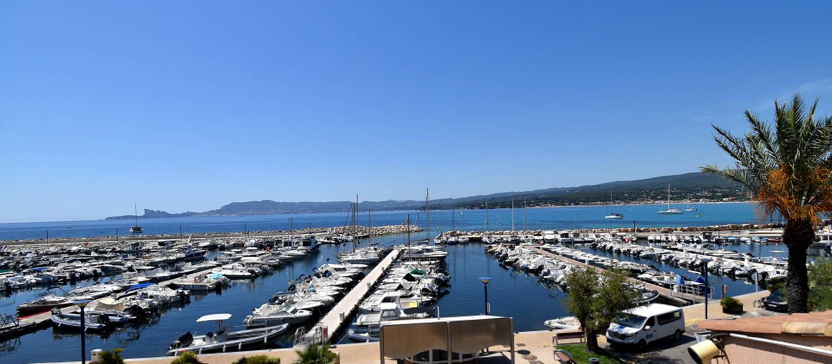 Saint-Cyr-sur-Mer › Nord-ouest: Port de la Madrague