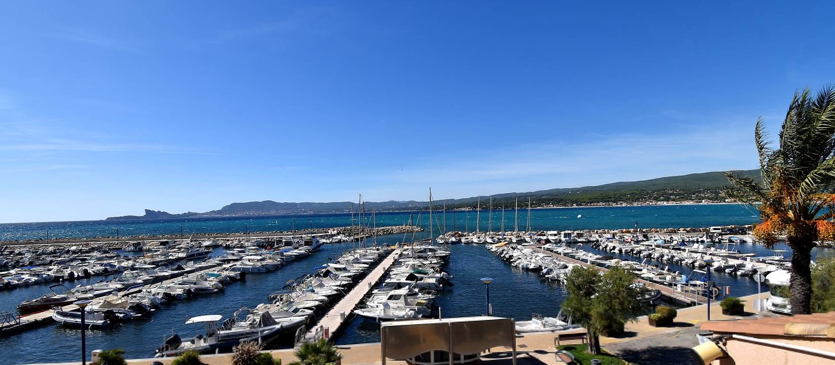 Saint-Cyr-sur-Mer › Nord-ouest: Port de la Madrague