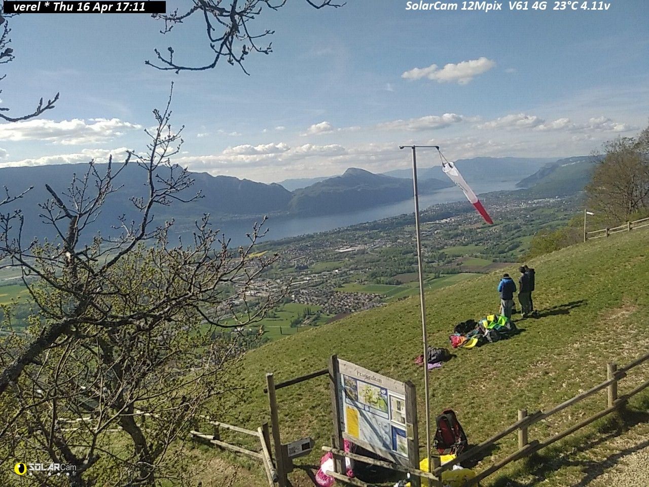 Verel-Pragondran: Décollage parapente
