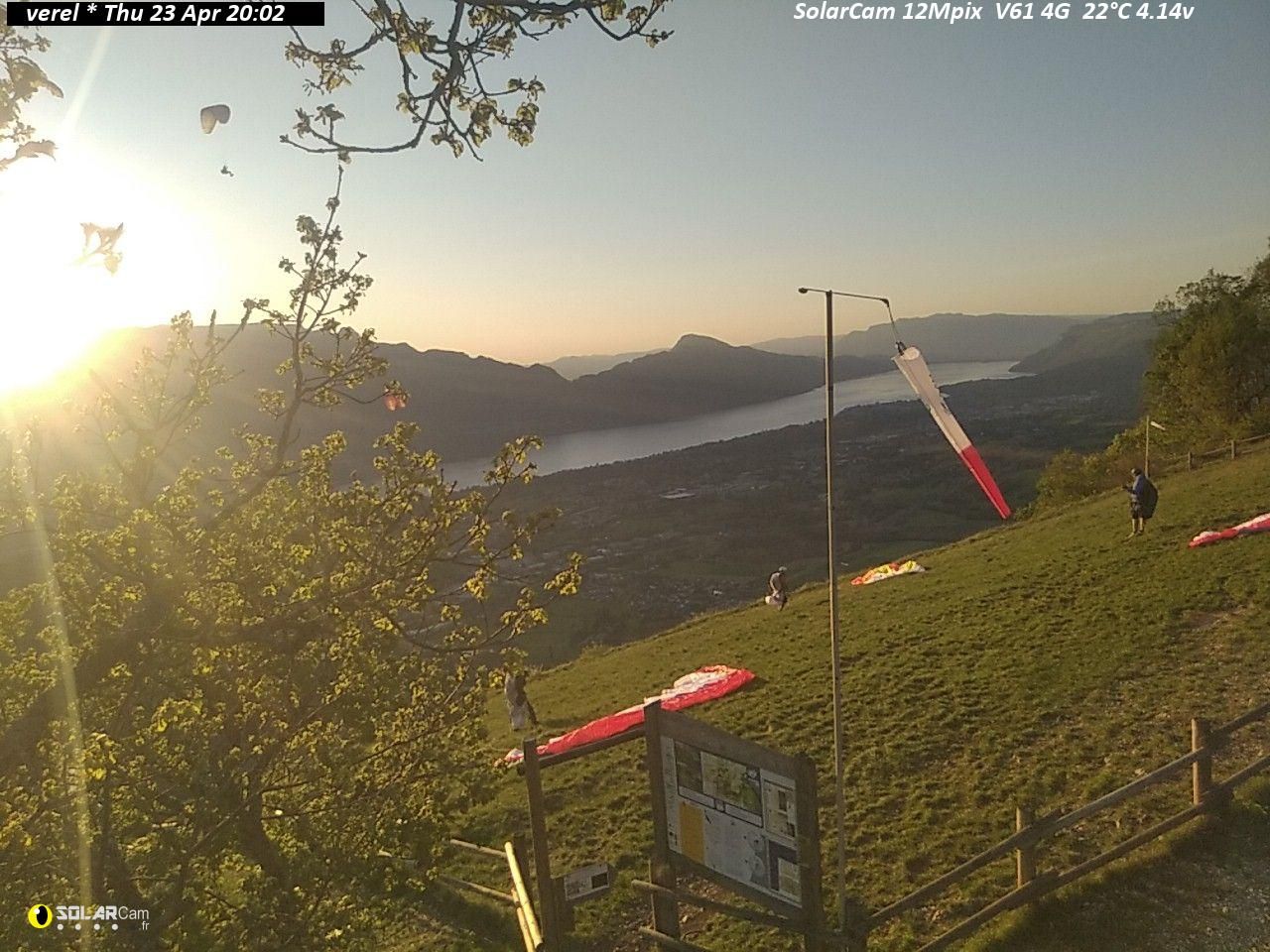 Verel-Pragondran: Décollage parapente