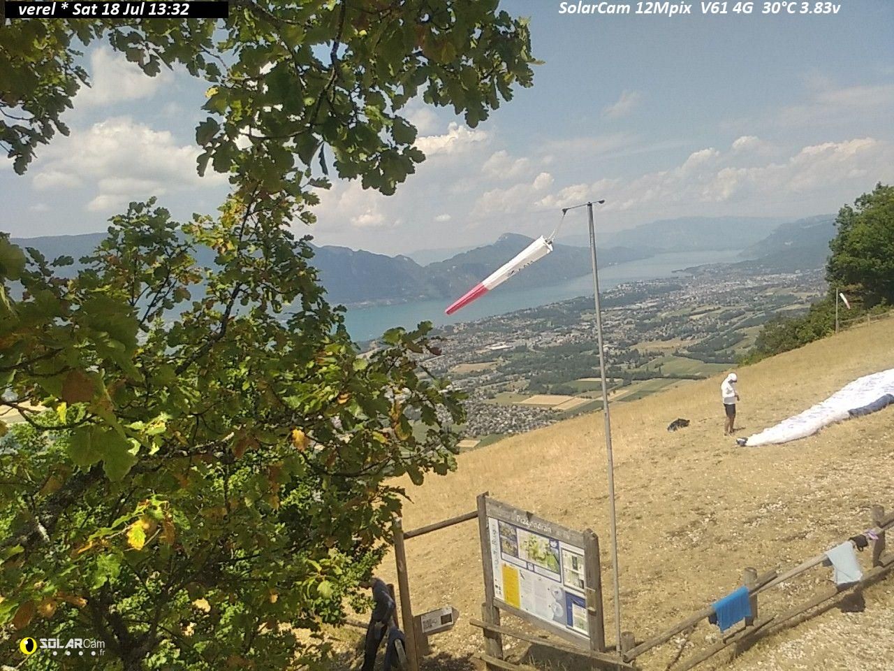 Verel-Pragondran: Décollage parapente