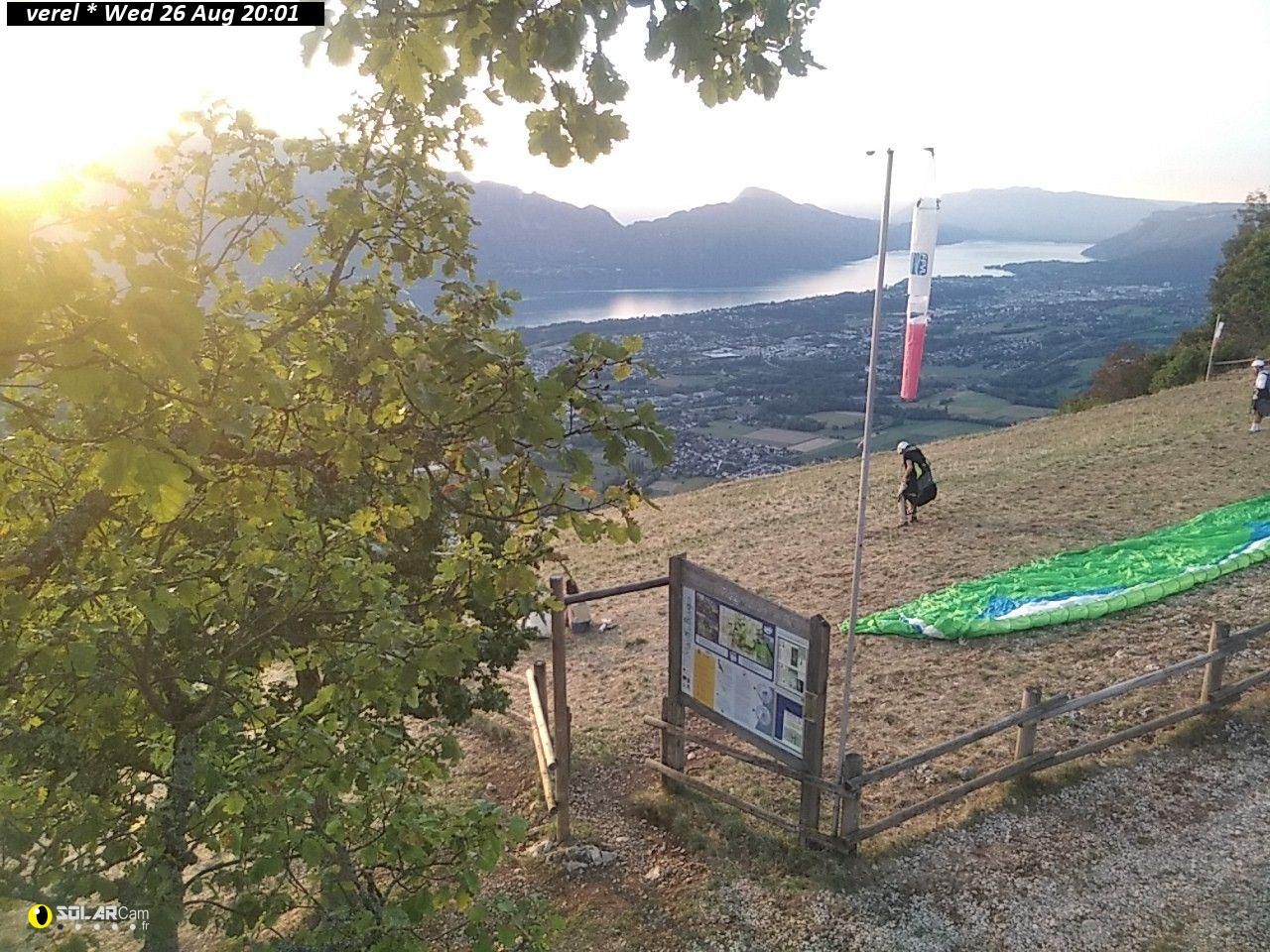 Verel-Pragondran: Décollage parapente