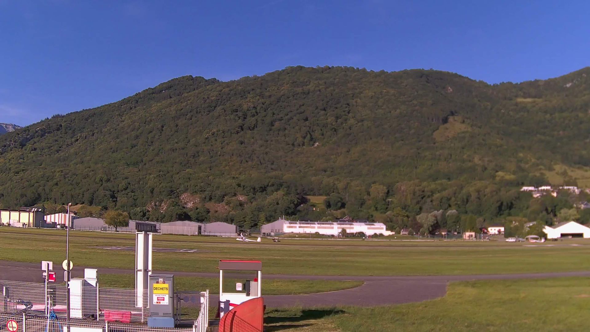 Barby › Est: Airfield of Chambery - Challes-les-Eaux