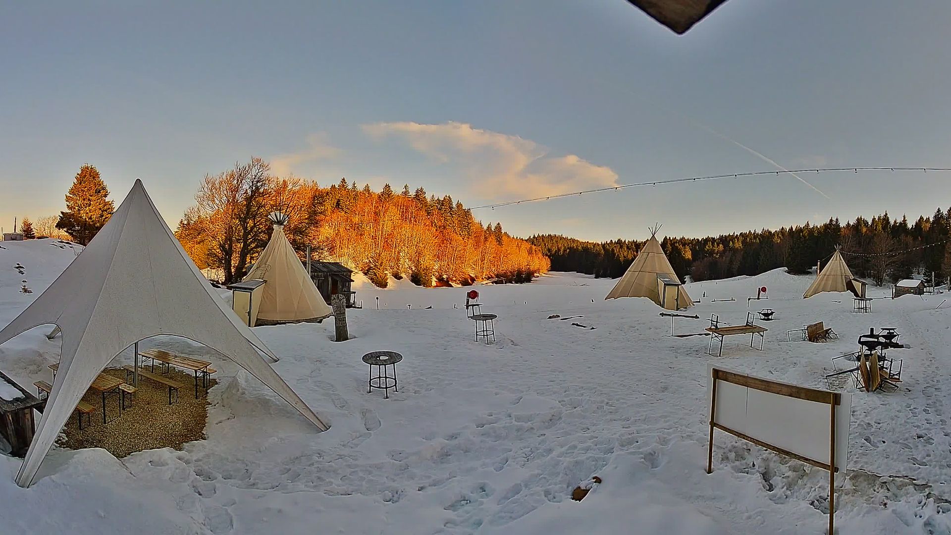 Montcel: Le Revard - Village Tipi