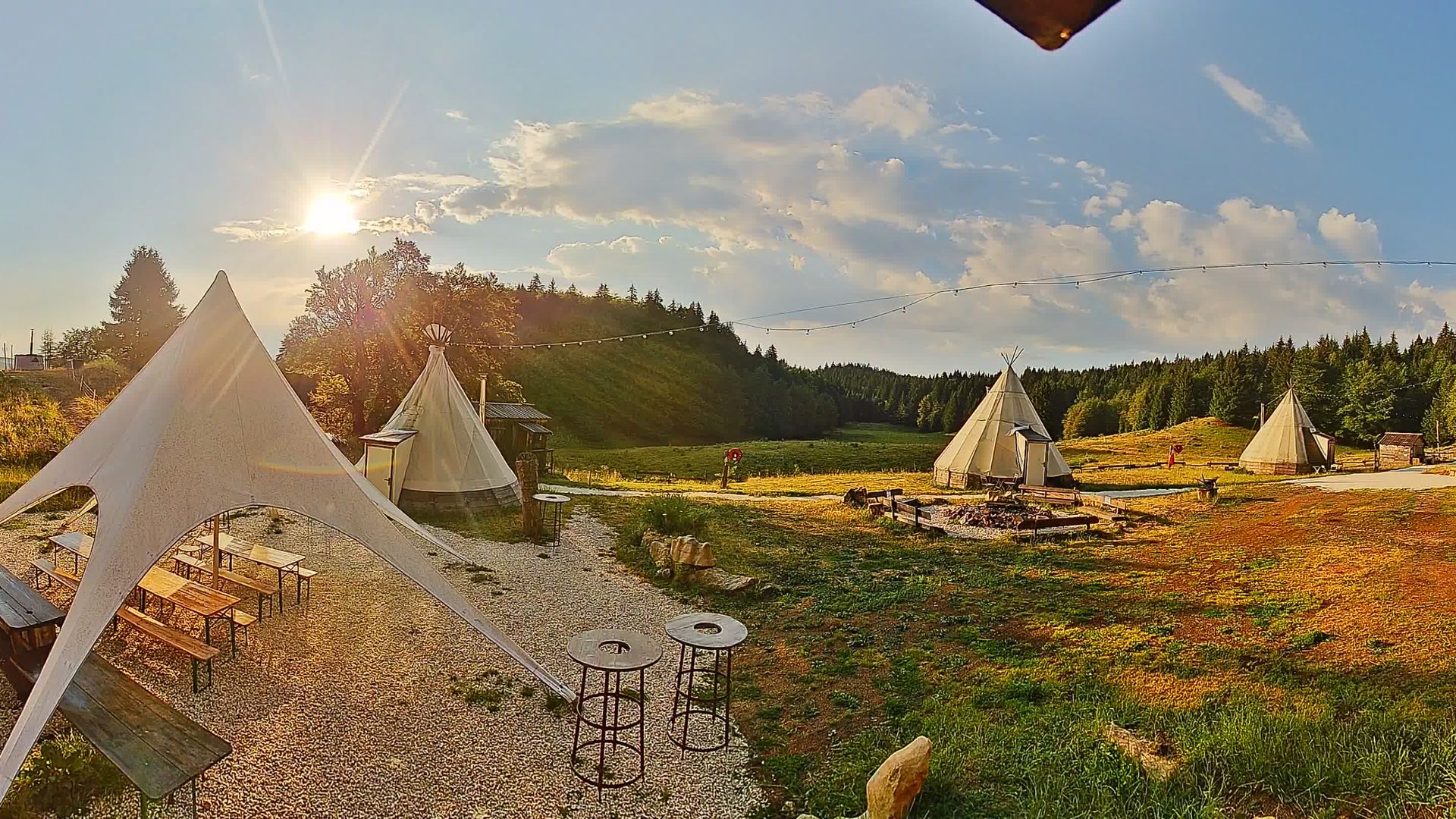 Montcel: Le Revard - Village Tipi