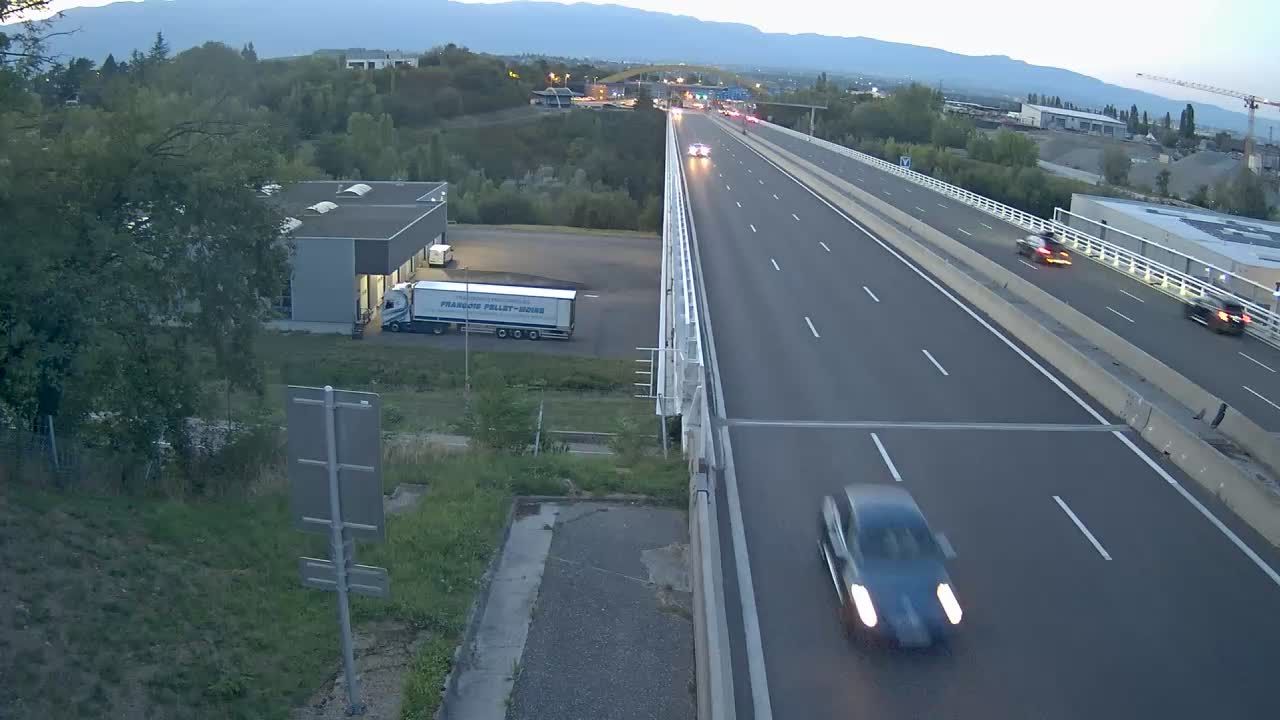 Saint-Julien-en-Genevois: A401 Douane de Bardonnex, vue orientée vers Genève