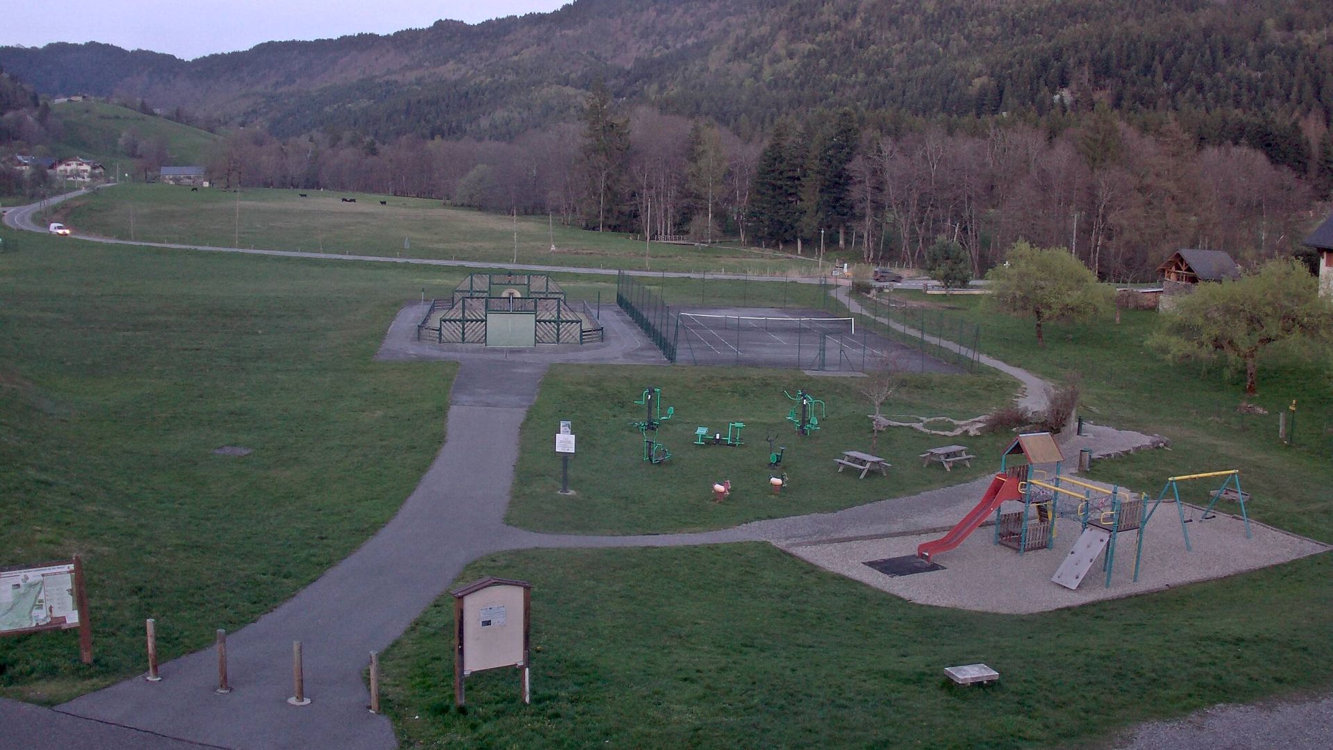 Bourget-en-Huile › Est