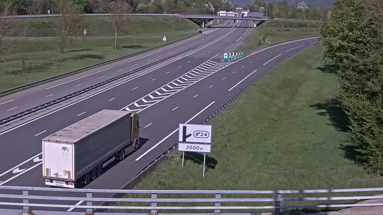 Bourgneuf: Chamousset-Bifurcation A43/A430, près d'Aiton, vue orientée vers Albertville