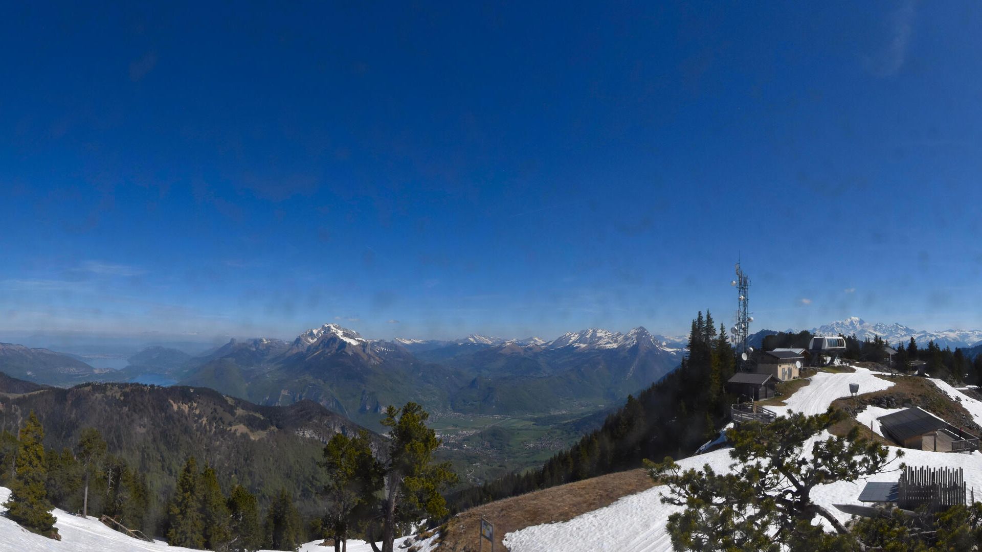 Faverges-Seythenex: Station La Sambuy - Lake Annecy - Mont Blanc massif