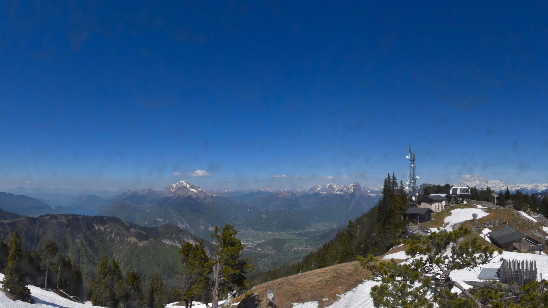 Faverges-Seythenex: Station La Sambuy - Lake Annecy - Mont Blanc massif