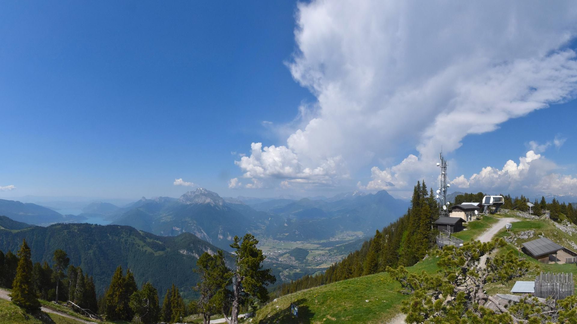 Faverges-Seythenex: Station La Sambuy - Lake Annecy - Mont Blanc massif