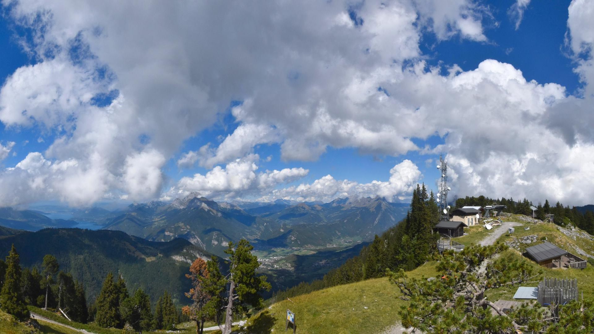 Faverges-Seythenex: Station La Sambuy - Lake Annecy - Mont Blanc massif