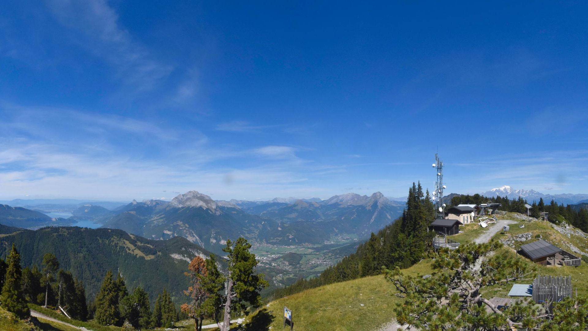 Faverges-Seythenex: Station La Sambuy - Lake Annecy - Mont Blanc massif