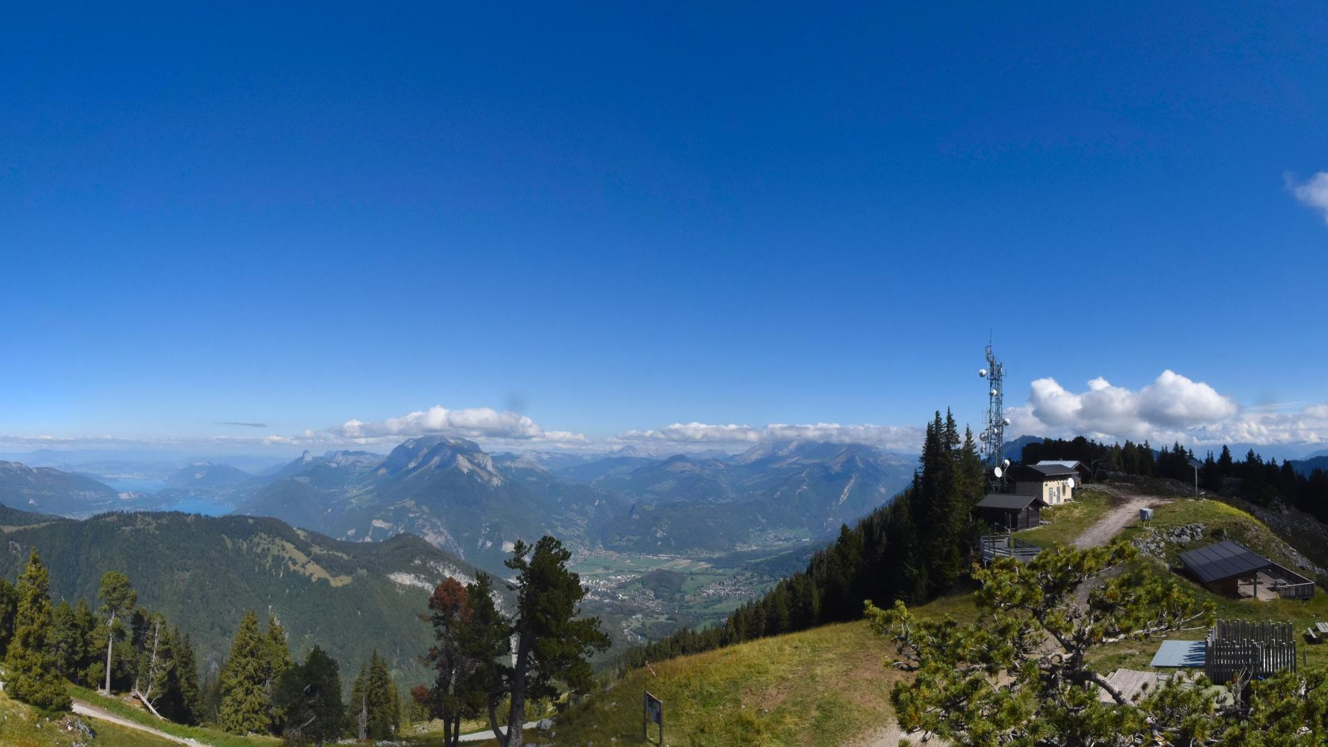 Faverges-Seythenex: Station La Sambuy - Lake Annecy - Mont Blanc massif