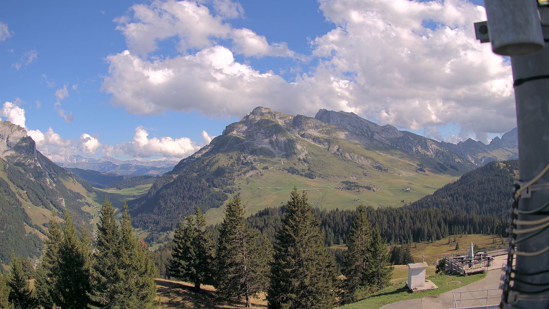 Manigod › Sud-est: Bois de la Colombière 1 - Massif de l'Etale (La Clusaz)
