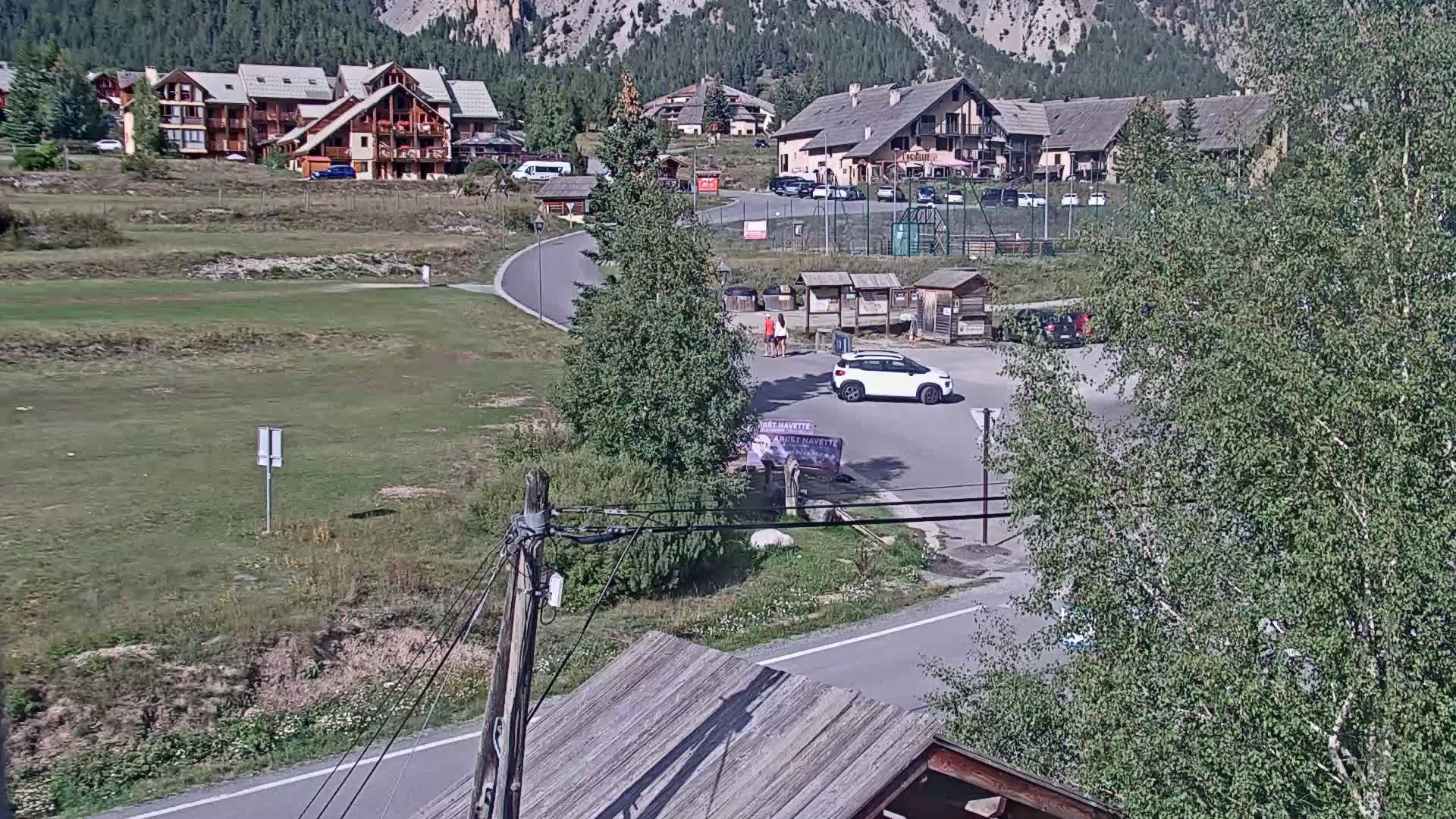 Névache › Nord-est: Ski School Névache - Névache village la boulangerie