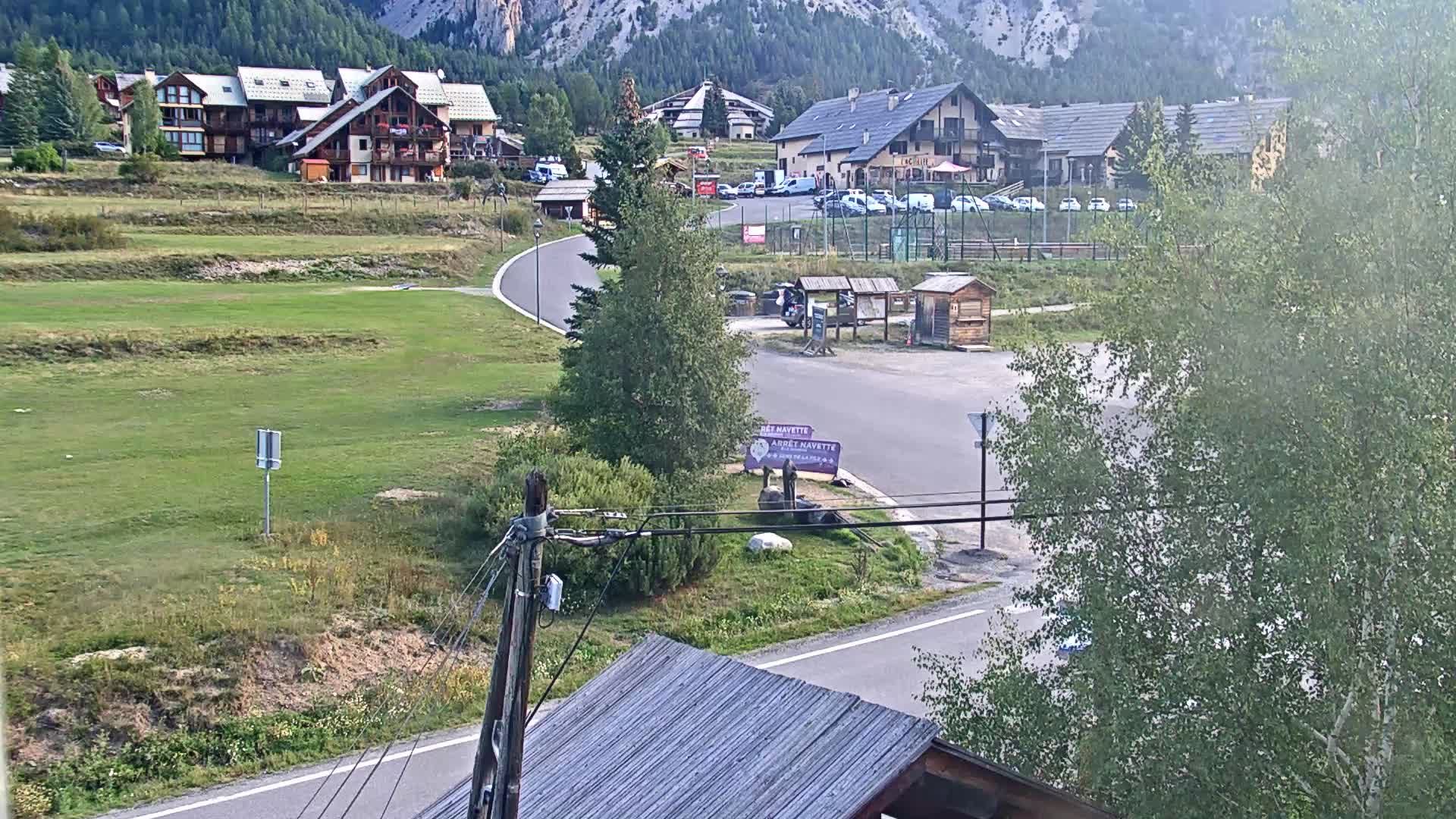 Névache › Nord-est: Ski School Névache - Névache village la boulangerie