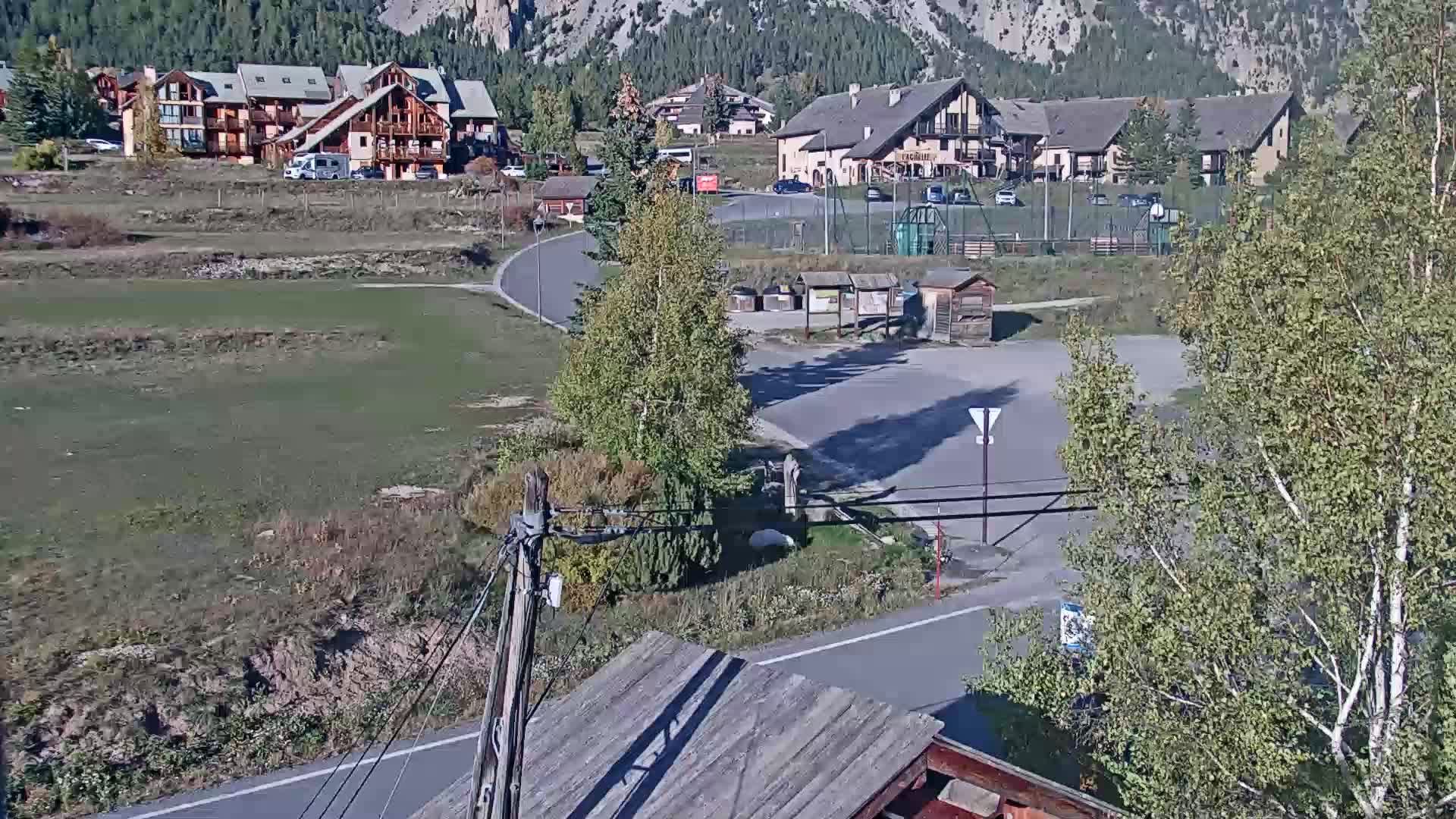 Névache › Nord-est: Ski School Névache - Névache village la boulangerie