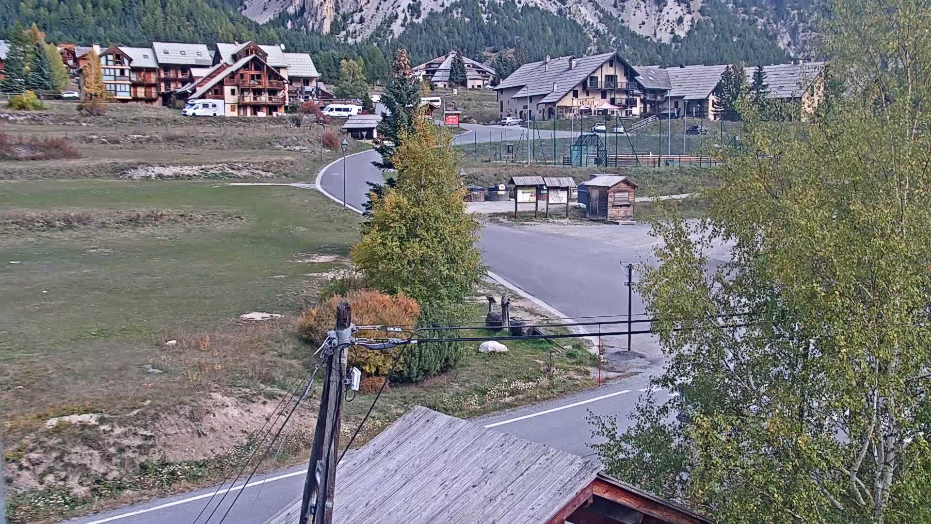 Névache › Nord-est: Ski School Névache - Névache village la boulangerie