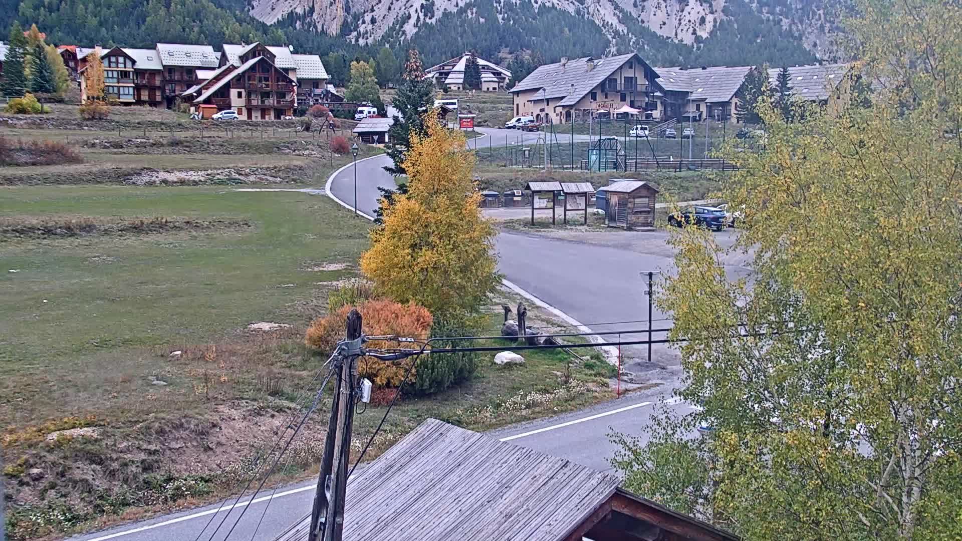 Névache › Nord-est: Ski School Névache - Névache village la boulangerie