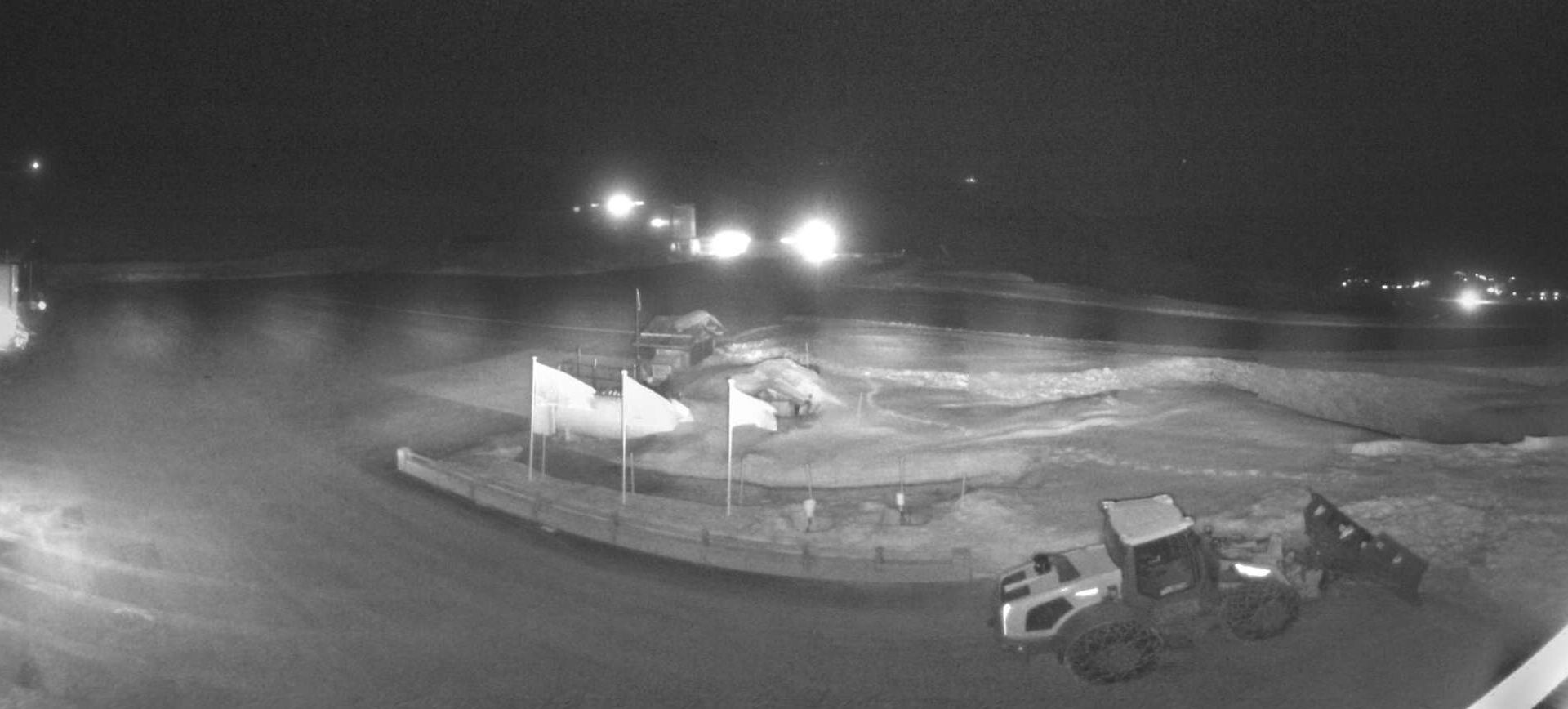 Courchevel › Nord-ouest: Airport - Auvergne-Rhône-Alpes, France: Runway 04