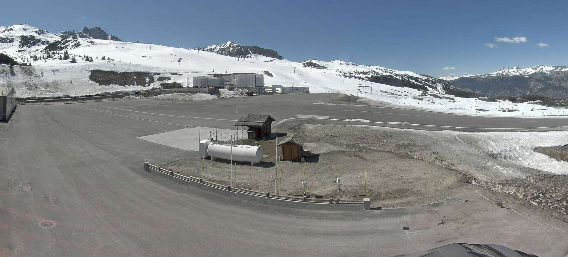 Courchevel › Nord-ouest: Airport - Auvergne-Rhône-Alpes, France: Runway 04