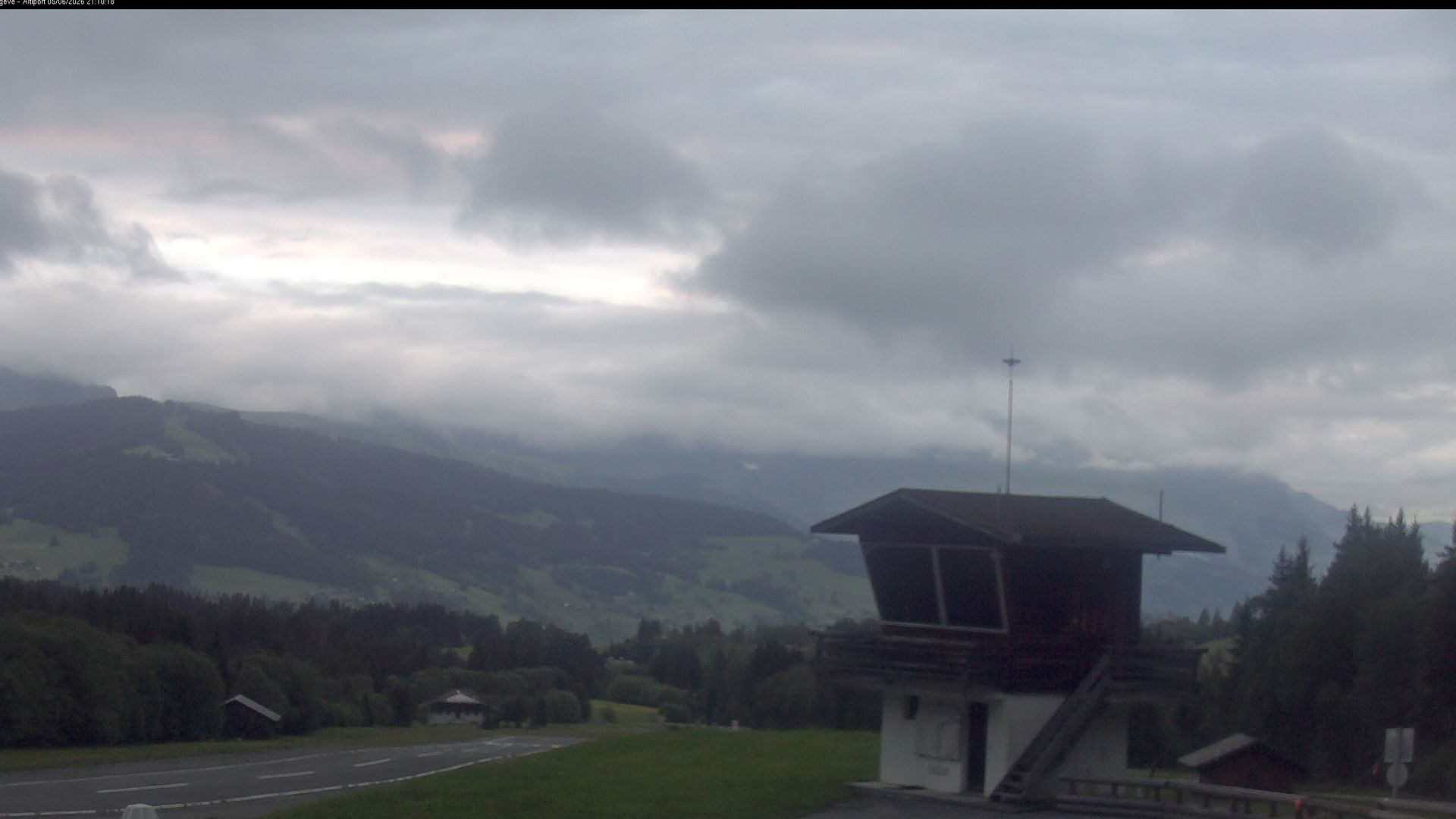 Megève › Sud-ouest: Altiport Megève LFHM - Aravis Range