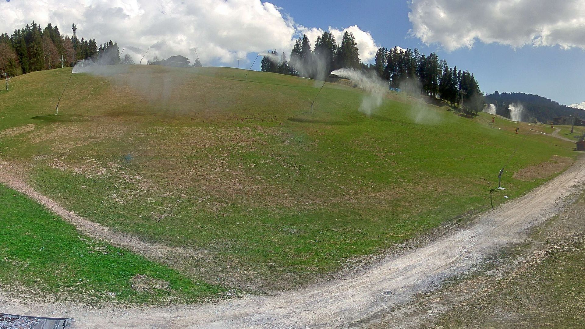 Les Gets: Route du Front de Neige