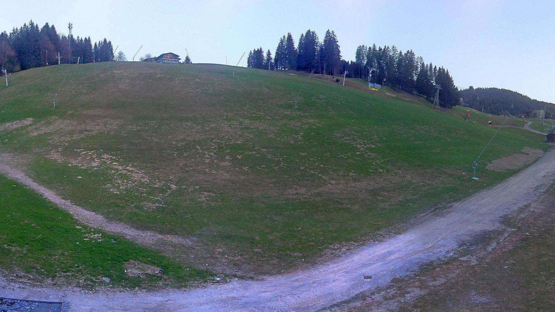 Les Gets: Route du Front de Neige