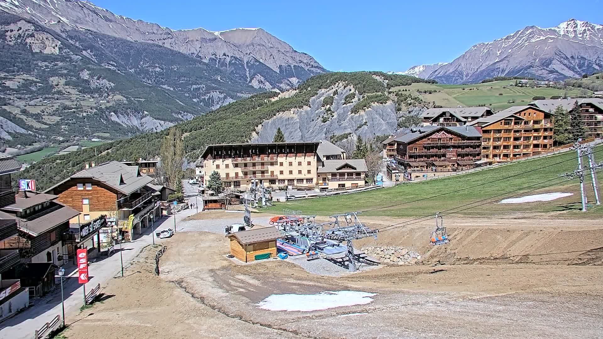 Enchastrayes: Barcelonnette-Panoramique HD