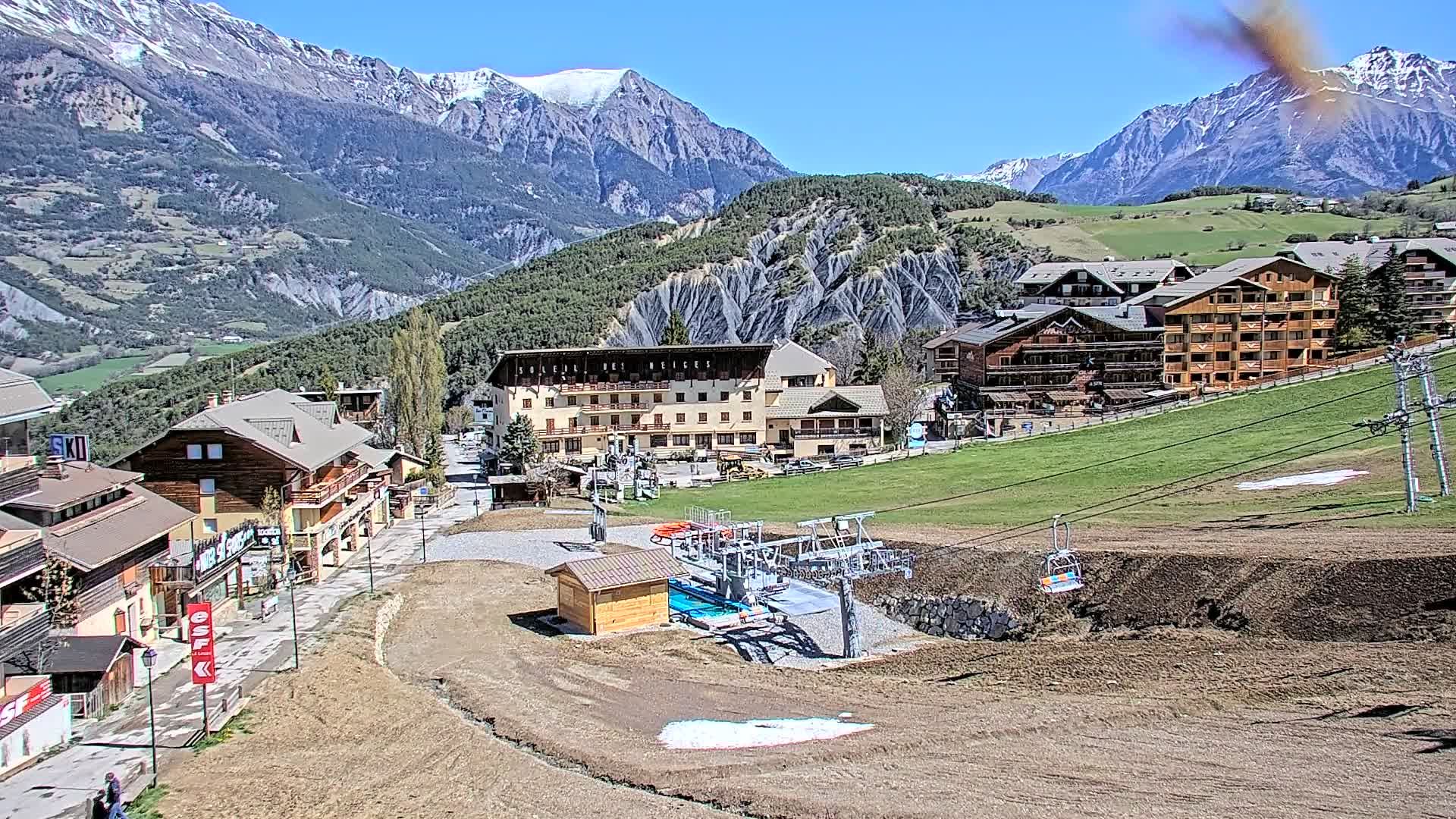 Enchastrayes: Barcelonnette-Panoramique HD